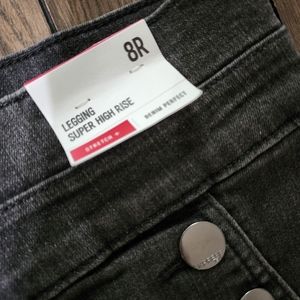 Express Black Jean super high rise NWT 8